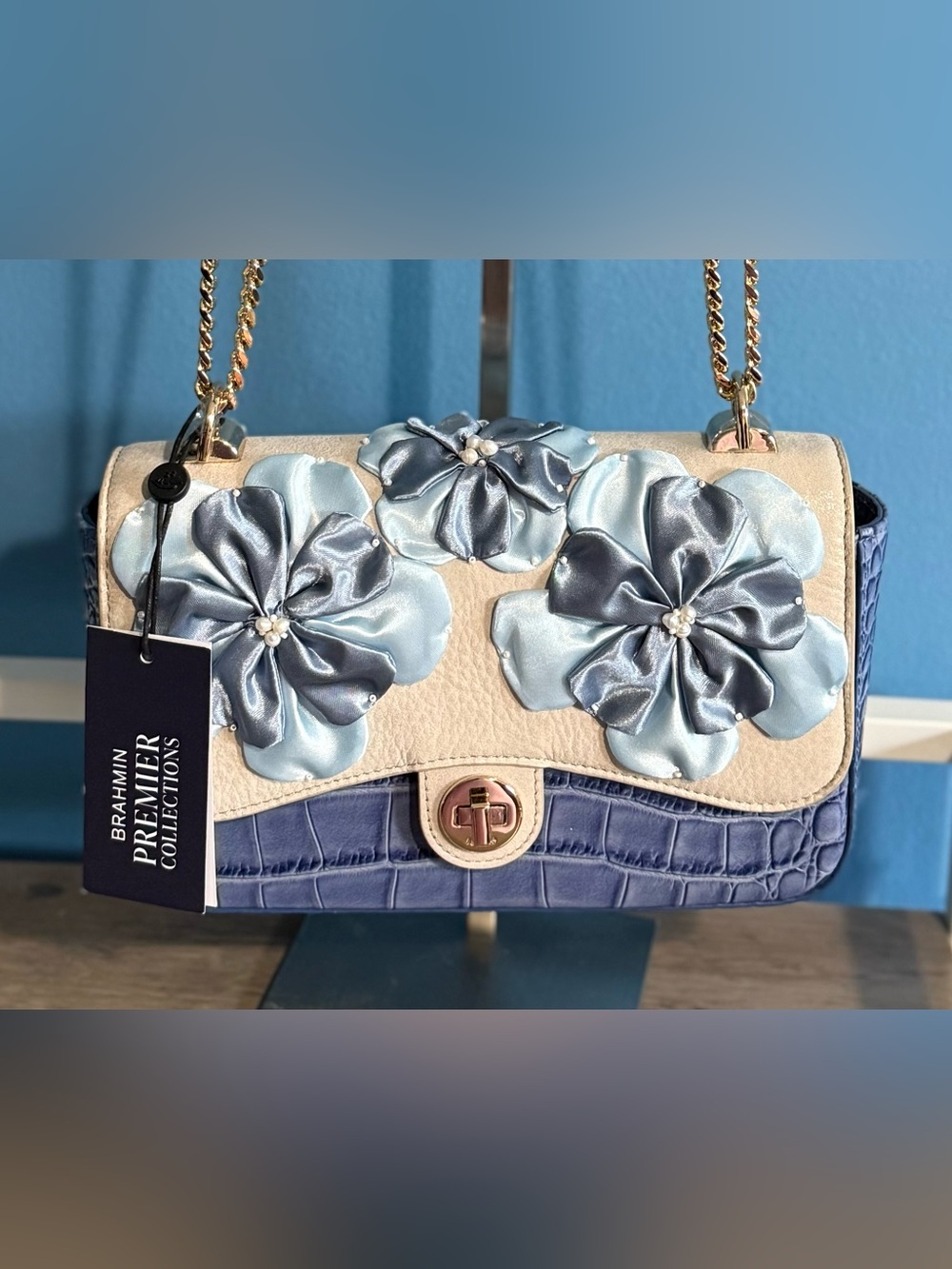 Brahmin Premier Collection Rosa Bellbottom Crossbody Bag - Picture 2 of 3
